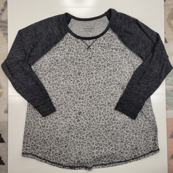 Torrid Raglan Brushed Fleece Tunic 3X - Picture 1 of 3